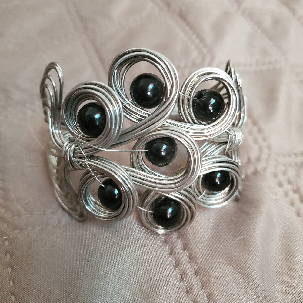 Handmade stainless steel wire bracelet